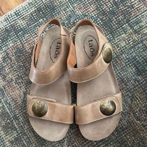 Never worn size 5-5.5 Taos Luckie leather tan sandals.